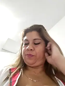 Laura-Hernandez online show from February 18, 2025, 5:42 pm