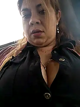 Laura-Hernandez online show from March 4, 2025, 4:09 pm