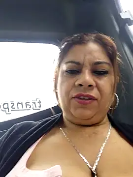 Laura-Hernandez online show from April 21, 2026, 3:39 pm