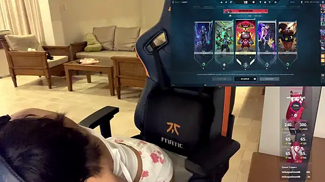 Snapshot of JayJaylov chatting on December 31, 2024, 4:57 pm JayJaylov online show from December 31, 2024, 4:57 pm