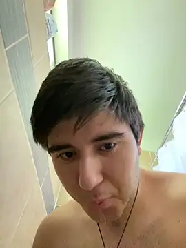 Yann 18 online show from October 17, 2025, 8:22 pm