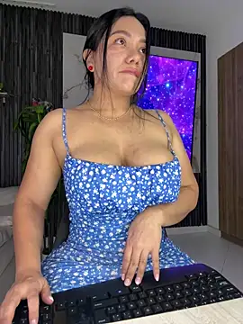 Snapshot of Abril10_ chatting on May 25, 2026, 3:18 pm Abril10 online show from May 25, 2026, 3:18 pm