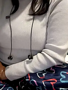 Snapshot of QueenHaryana chatting on January 18, 2026, 4:00 pm QueenHaryana online show from January 18, 2026, 4:00 pm