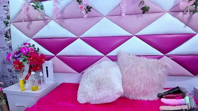 SalmaSantos online show from September 19, 2025, 3:08 am