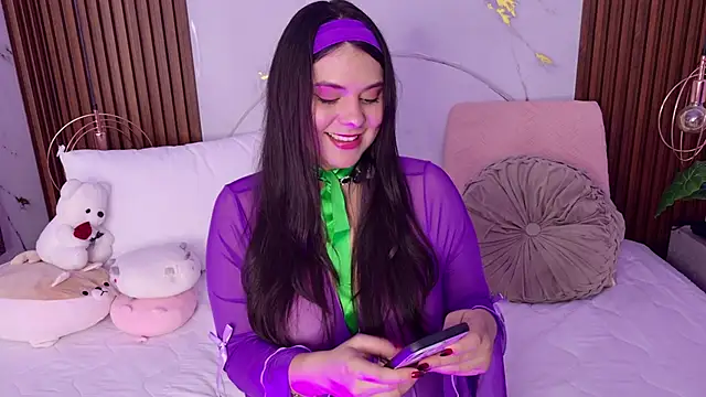 pamelajons  online show from October 23, 2025, 1:10 pm