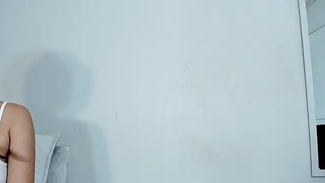 Maia W10 online show from January 25, 2025, 3:52 pm