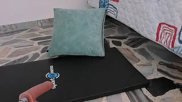 Maia W10 online show from January 31, 2025, 3:33 pm