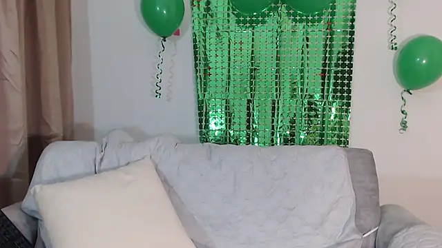 Maia W10 online show from March 17, 2025, 3:50 pm