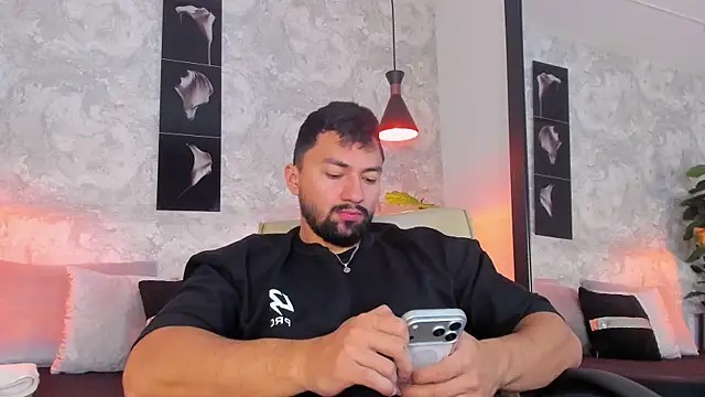 Regan   online show from December 3, 2025, 1:24 am