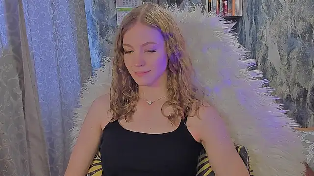 JuxxxsyBunx online show from October 13, 2025, 5:18 am