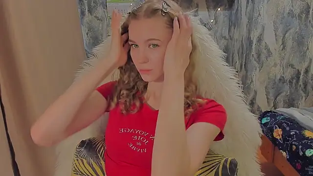 JuxxxsyBunx online show from December 5, 2025, 6:44 am