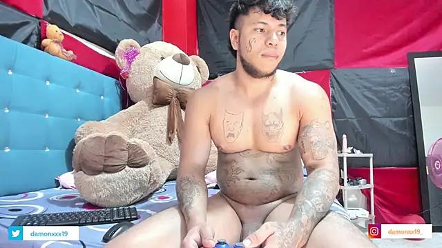 daamonxxx19 online show from March 10, 2025, 7:40 pm