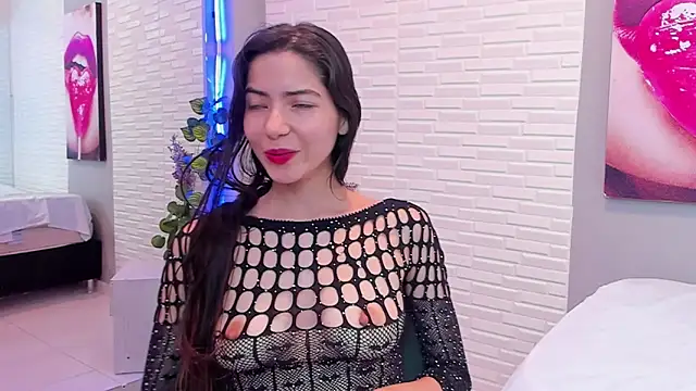 sweetieandjuicyy online show from March 13, 2025, 9:26 pm