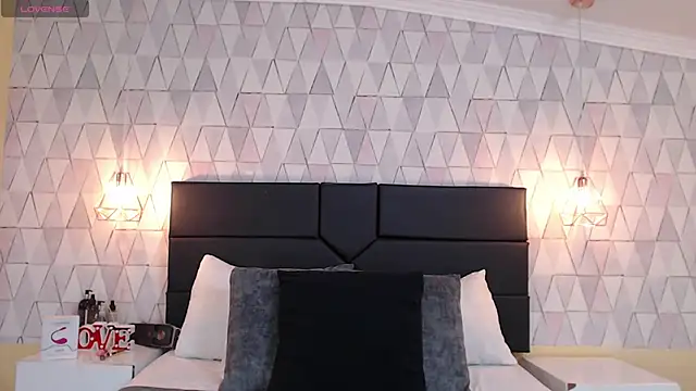 JustinePerry online show from February 4, 2025, 4:15 am