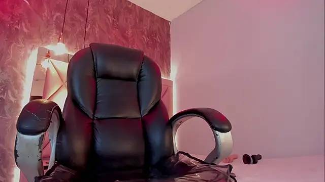 Snapshot of megan_100 chatting on May 13, 2026, 6:38 pm megan 100 online show from May 13, 2026, 6:38 pm