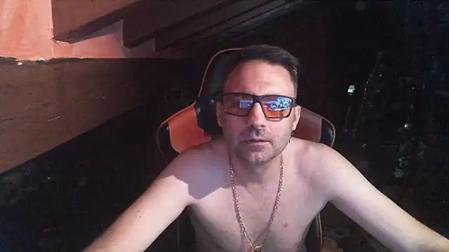 Snapshot of 6996horus chatting on December 19, 2025, 1:23 am 6996horus online show from December 19, 2025, 1:23 am