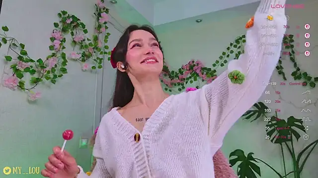 MyLou  online show from September 14, 2025, 3:11 pm