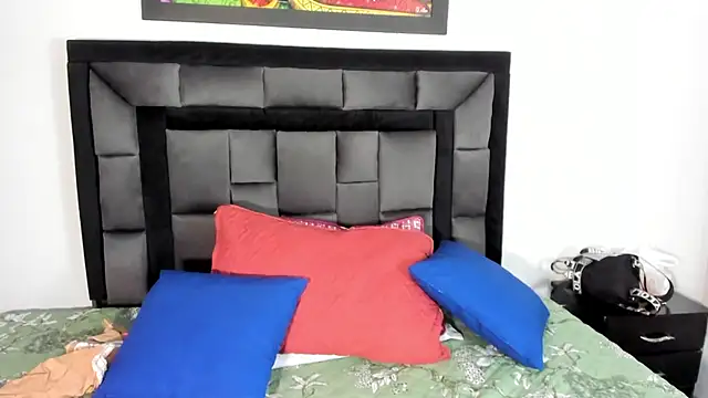 Dulce amg online show from September 13, 2025, 1:27 am