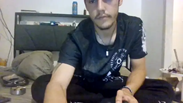 Snapshot of btungffhgg chatting on July 15, 2026, 6:13 pm btungffhgg online show from July 15, 2026, 6:13 pm