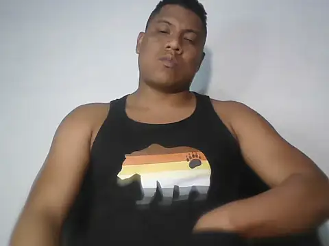 Snapshot of latinblack01 chatting on October 25, 2025, 6:32 am latinblack01 online show from October 25, 2025, 6:32 am