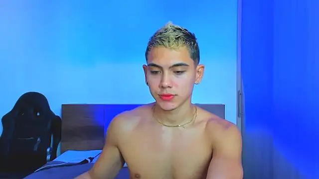 Stevenn 77 online show from December 5, 2024, 3:17 pm