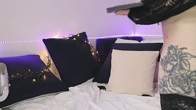 LikaBerry1 online show from January 13, 2025, 12:30 am