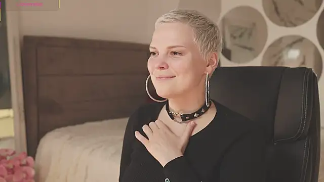 LikaBerry1 online show from September 14, 2025, 4:39 pm