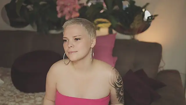 LikaBerry1 online show from October 20, 2025, 2:34 am