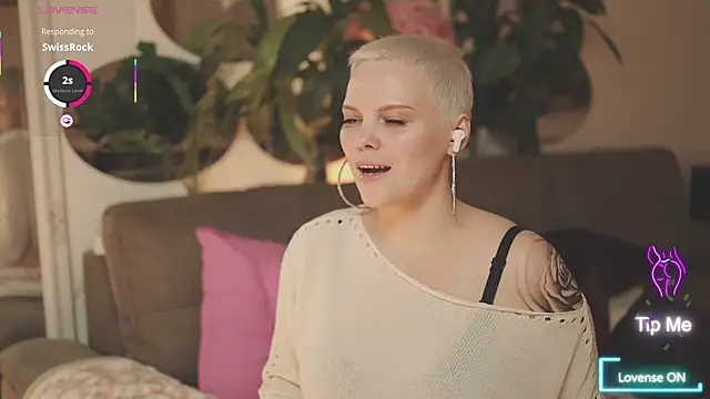 LikaBerry1 online show from October 21, 2025, 5:24 pm