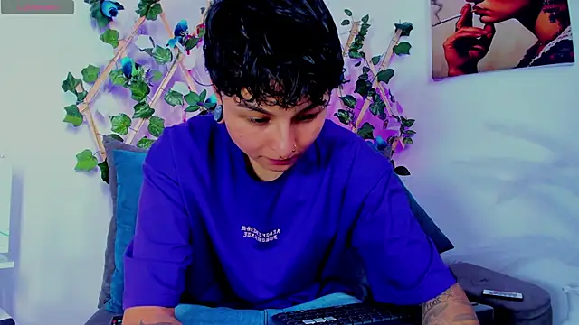 ZuryRamirez  online show from February 17, 2025, 7:31 pm