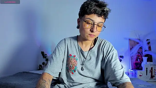 ZuryRamirez  online show from March 10, 2025, 7:29 pm