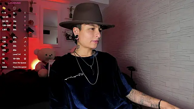 ZuryRamirez  online show from September 30, 2025, 7:19 pm