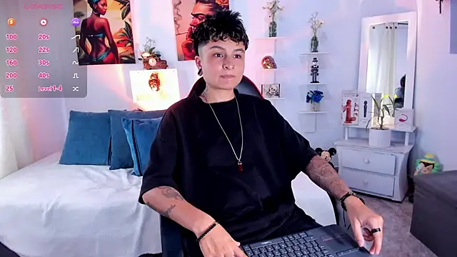 Snapshot of ZuryRamirez_ chatting on December 18, 2025, 8:48 pm ZuryRamirez online show from December 18, 2025, 8:48 pm
