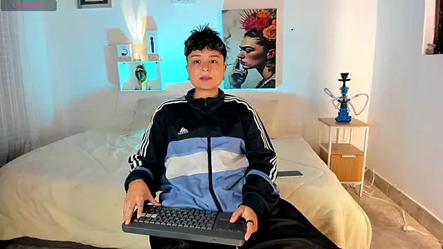 Snapshot of ZuryRamirez_ chatting on July 12, 2026, 8:11 pm ZuryRamirez online show from July 12, 2026, 8:11 pm