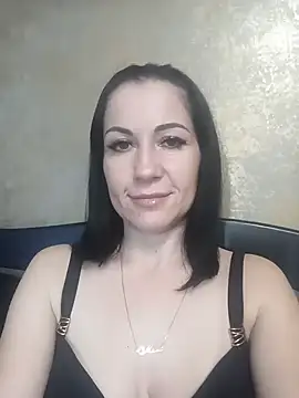 FireLily332 online show from January 14, 2025, 7:43 pm