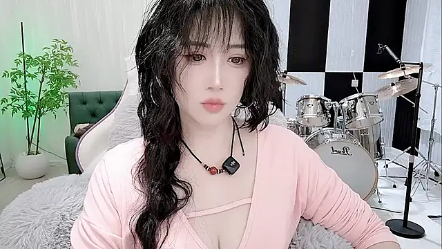 Vaness-a online show from October 12, 2025, 7:02 pm