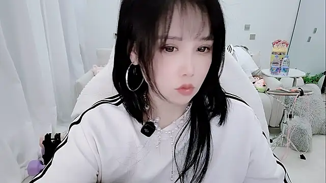 Vaness-a online show from April 1, 2026, 2:45 am