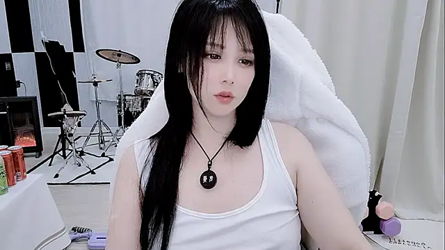 Vaness-a online show from April 16, 2026, 8:09 pm