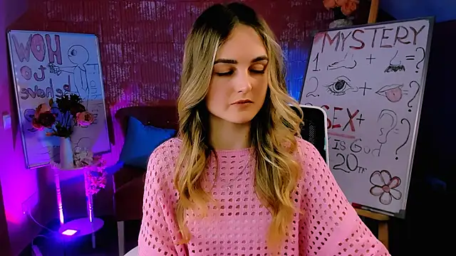 DeboraLarson online show from February 21, 2025, 11:22 am