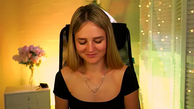 DeboraLarson online show from April 10, 2026, 3:12 am