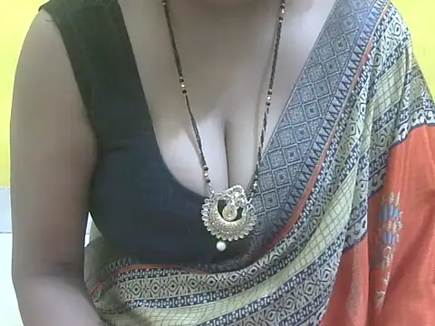 HOT-SEEMAA online show from June 6, 2026, 2:49 am