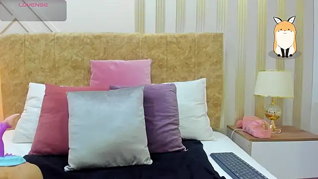 ashley  foxx  online show from January 21, 2025, 2:48 pm