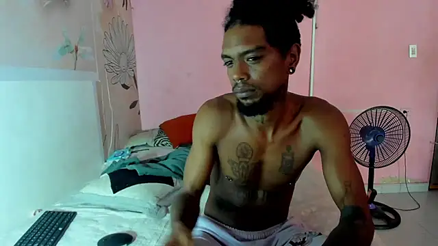 bigblackhotx1 online show from May 31, 2026, 12:56 pm