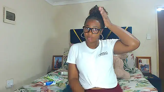 veronica1xxx online show from December 4, 2025, 1:59 am