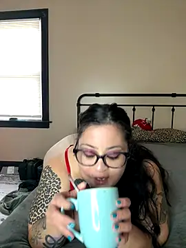 tillymarie34 online show from September 23, 2025, 3:48 pm