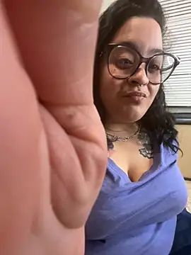 tillymarie34 online show from February 3, 2026, 2:53 am