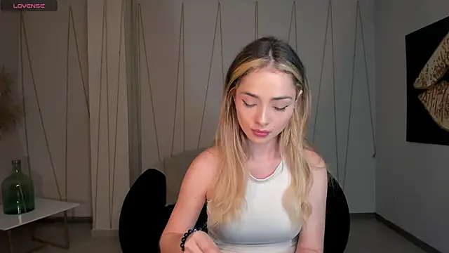 Snapshot of StacyWoods chatting on May 11, 2026, 11:49 am StacyWoods online show from May 11, 2026, 11:49 am