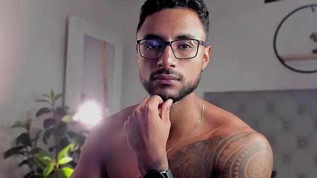 LiamGarcia1 online show from February 1, 2025, 6:51 pm