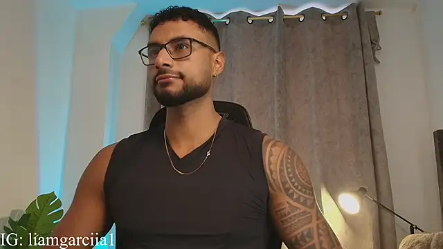 LiamGarcia1 online show from March 14, 2025, 1:35 pm