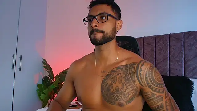 LiamGarcia1 online show from December 2, 2025, 6:47 pm